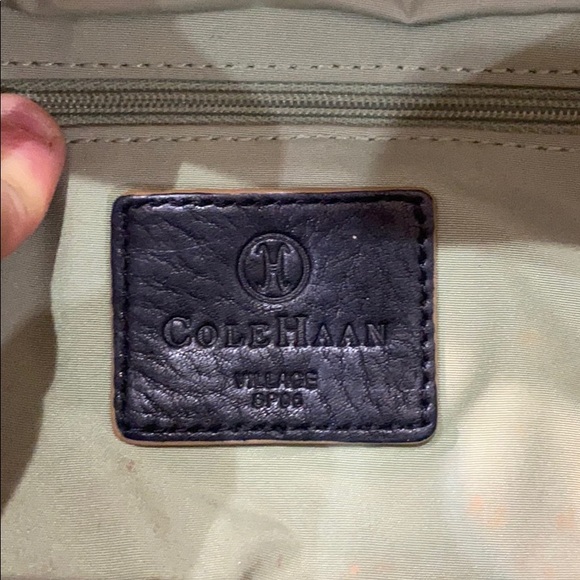 💕 Cole haan black leather medium handbag 💕 - Picture 10 of 11